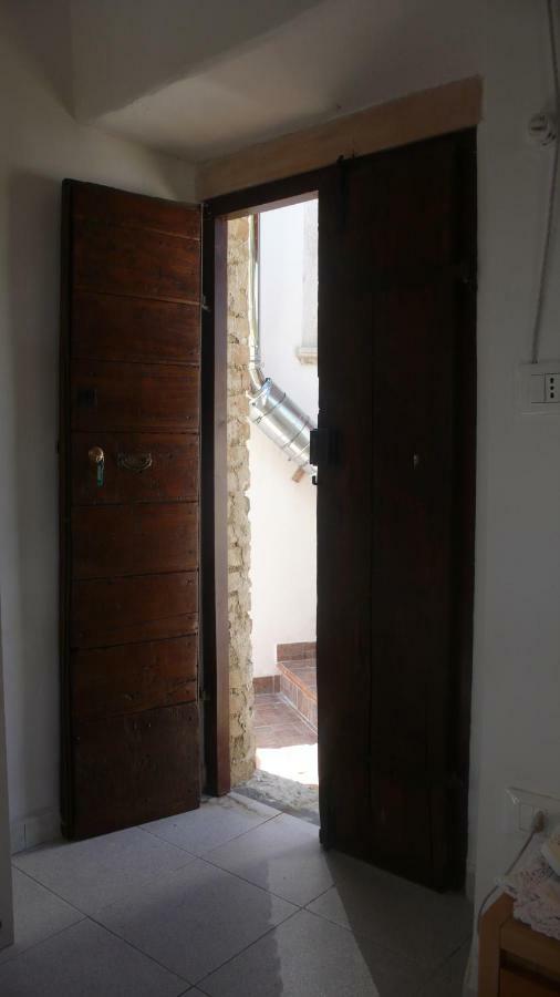 Depandance Elvira Basilico Apartment San Valentino in Abruzzo Citeriore Exterior photo